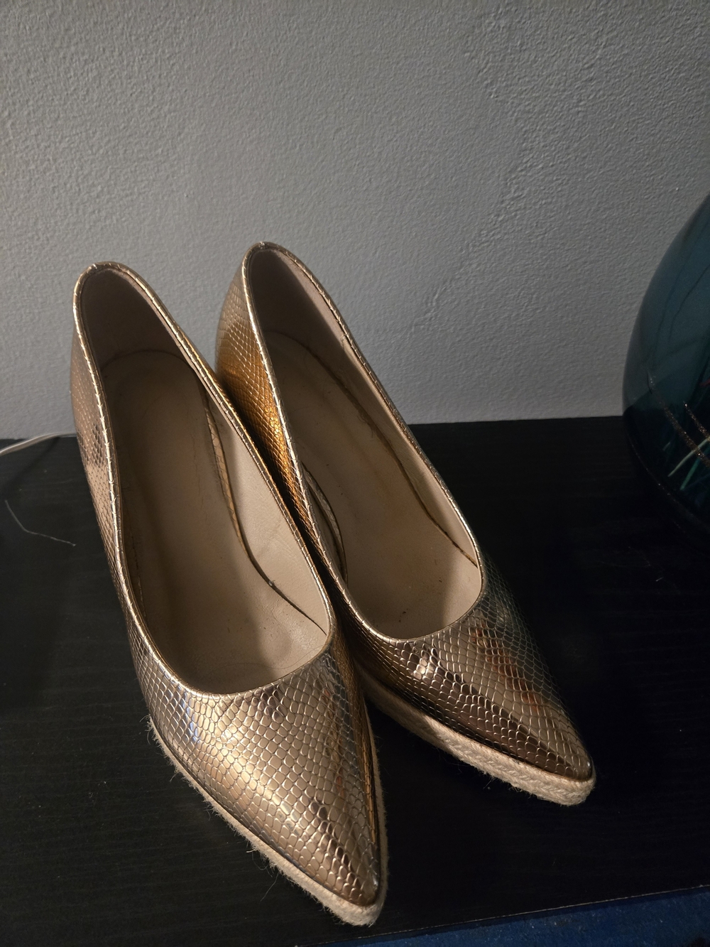 Metallic Gold Pointed-Toe Women’s Pumps